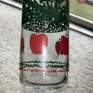 Vintage lot of 🍎 Drinking Glasses